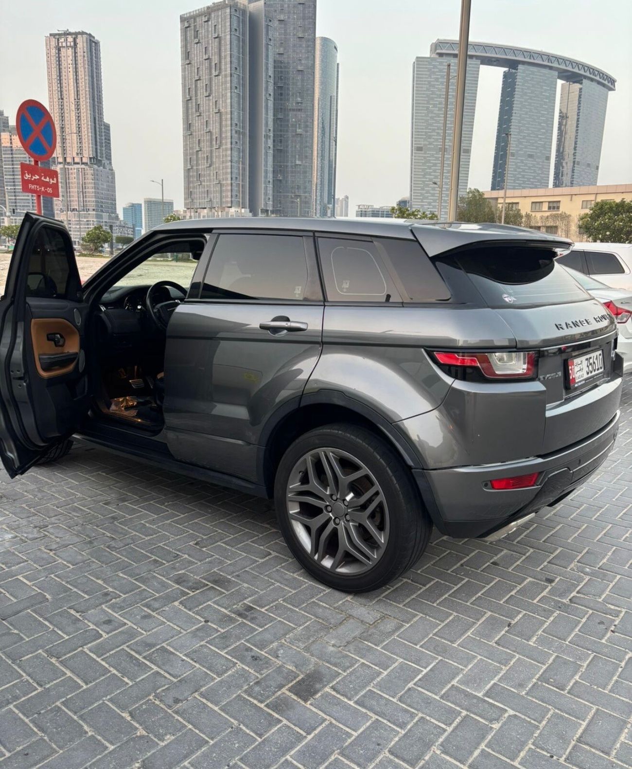 لاند روفر رانج روفر إيفوك SE 2.0L SUV (5 Door)