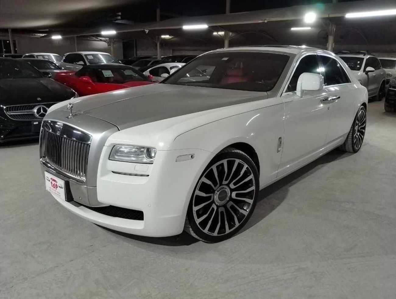 رولز رويس جوست ROLLS ROYCE GHOST 6.6L 2011 | TWO-TONE EXTERIOR | 22 INCH MANSORY RIMS | REAR ENTERTAINMENT