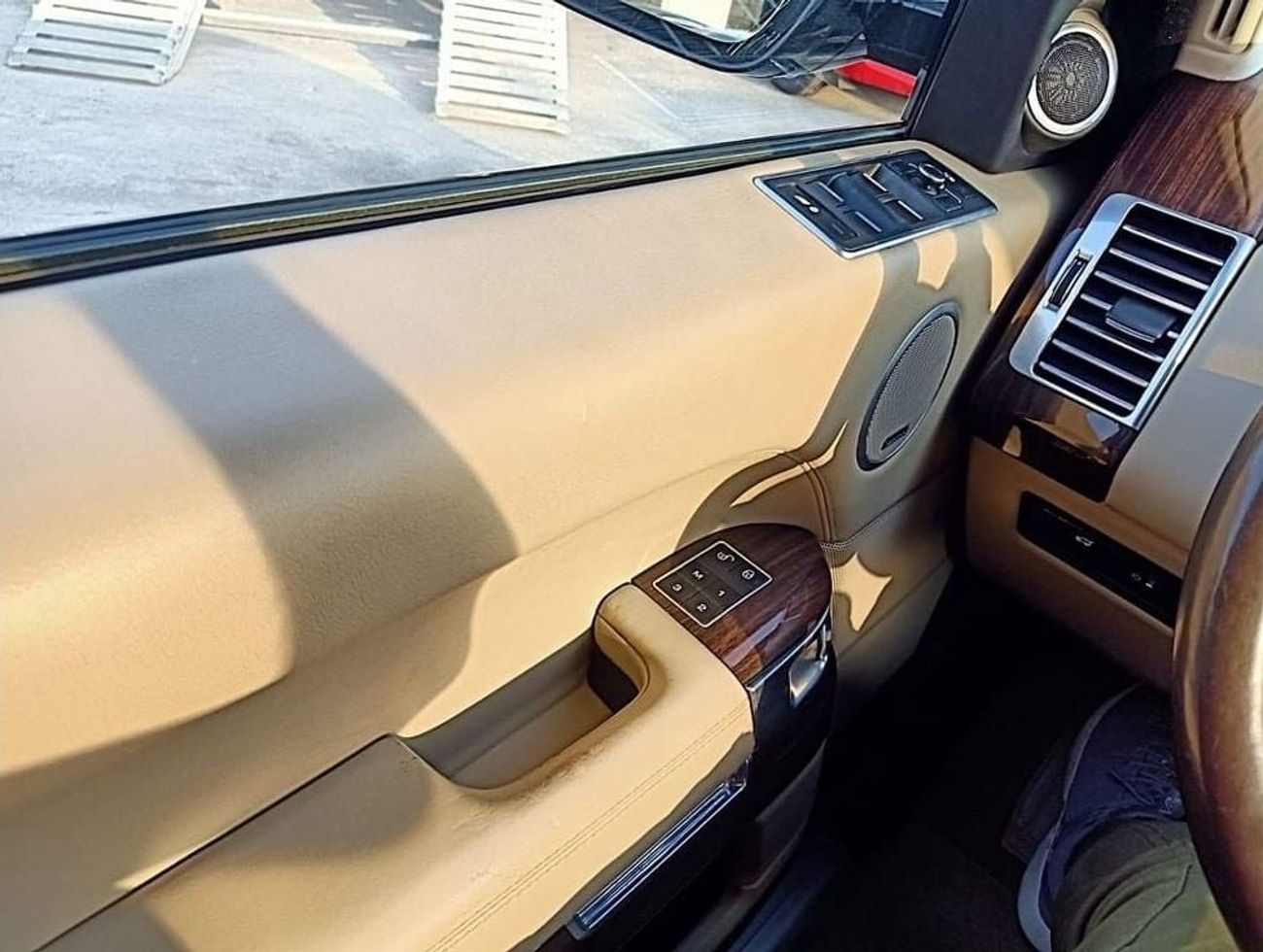لاند روفر رينج روفر Autobiography 5.0 L A/T 2016 MODEL BLACK COLOR USED AS SEEN