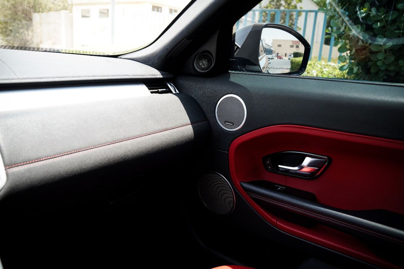 لاند روفر رانج روفر إيفوك HSE Dynamic 2.0L (5 Door)