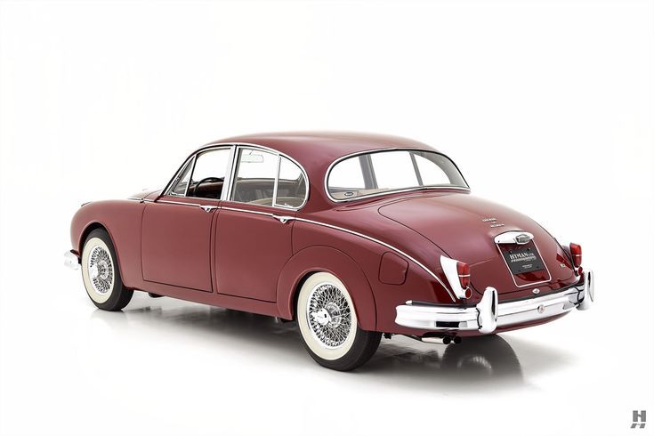 Jaguar MK II exterior - Rear Right Angled