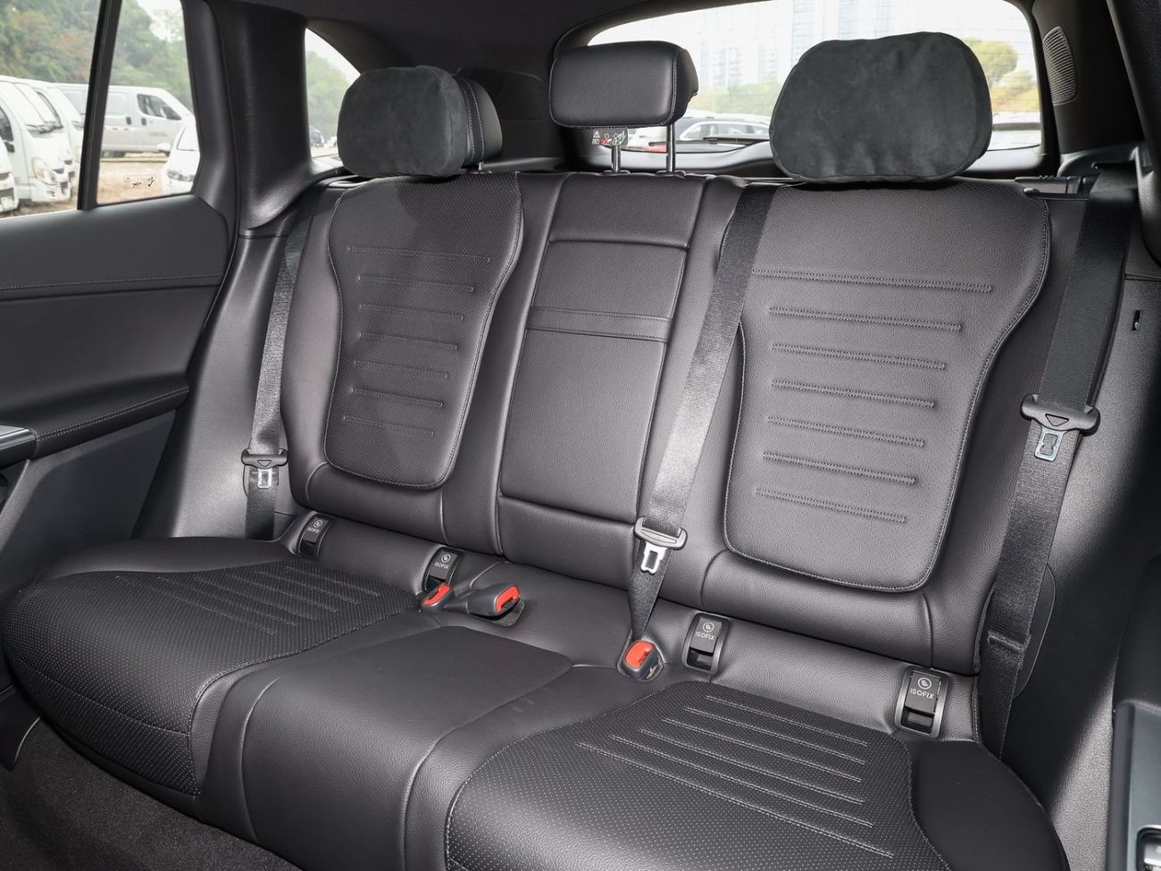 مرسيدس بنز GLC 300 GLC 300L - 4x4 - 258HP - Aut
