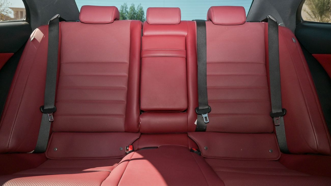 Lexus IS350