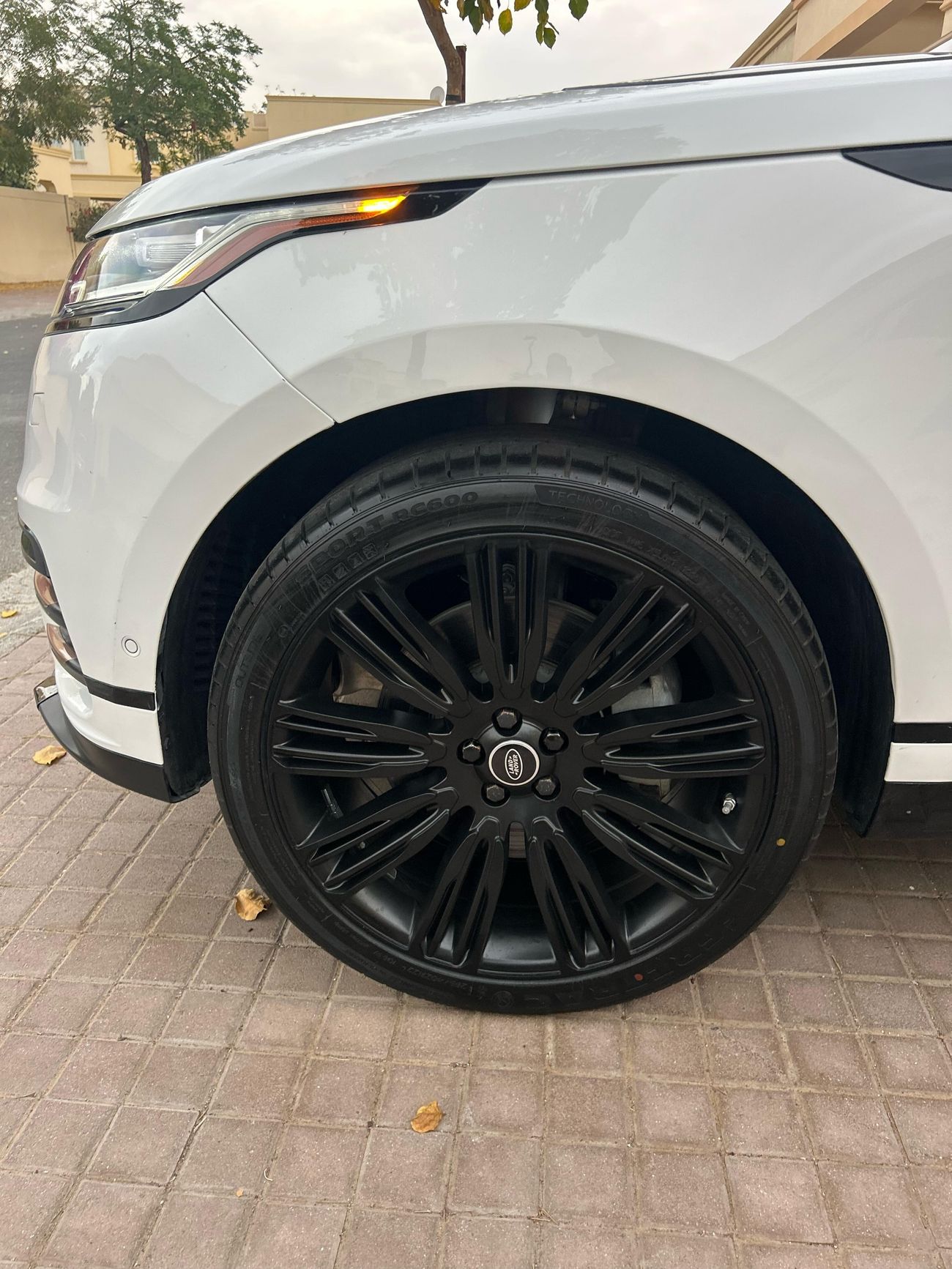 لاند روفر رينج روفر فيلار R-Dynamic 3.0L AWD
