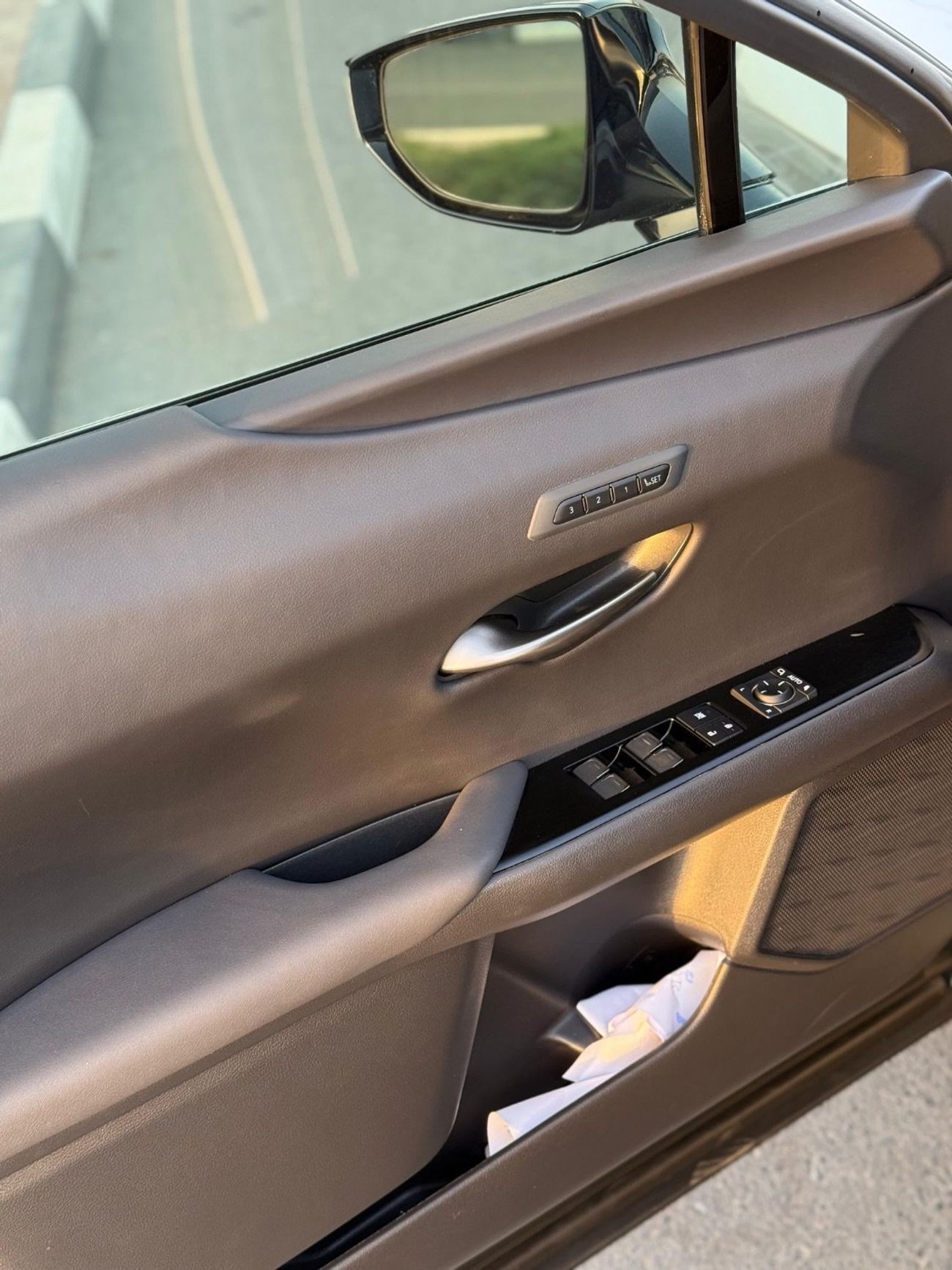 لكزس UX 250h F-Sport Hybrid handling 2023 Full Option