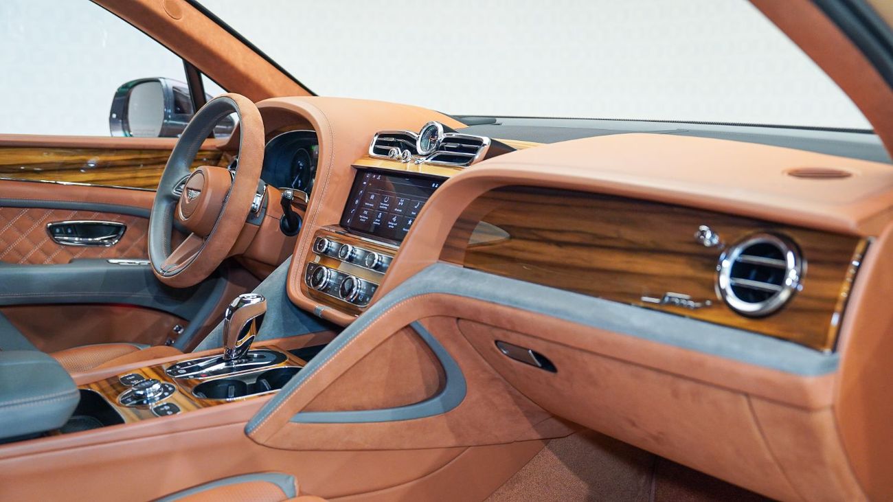 Bentley Bentayga | AED 11,885 PM | Warranty June-2026 | GCC
