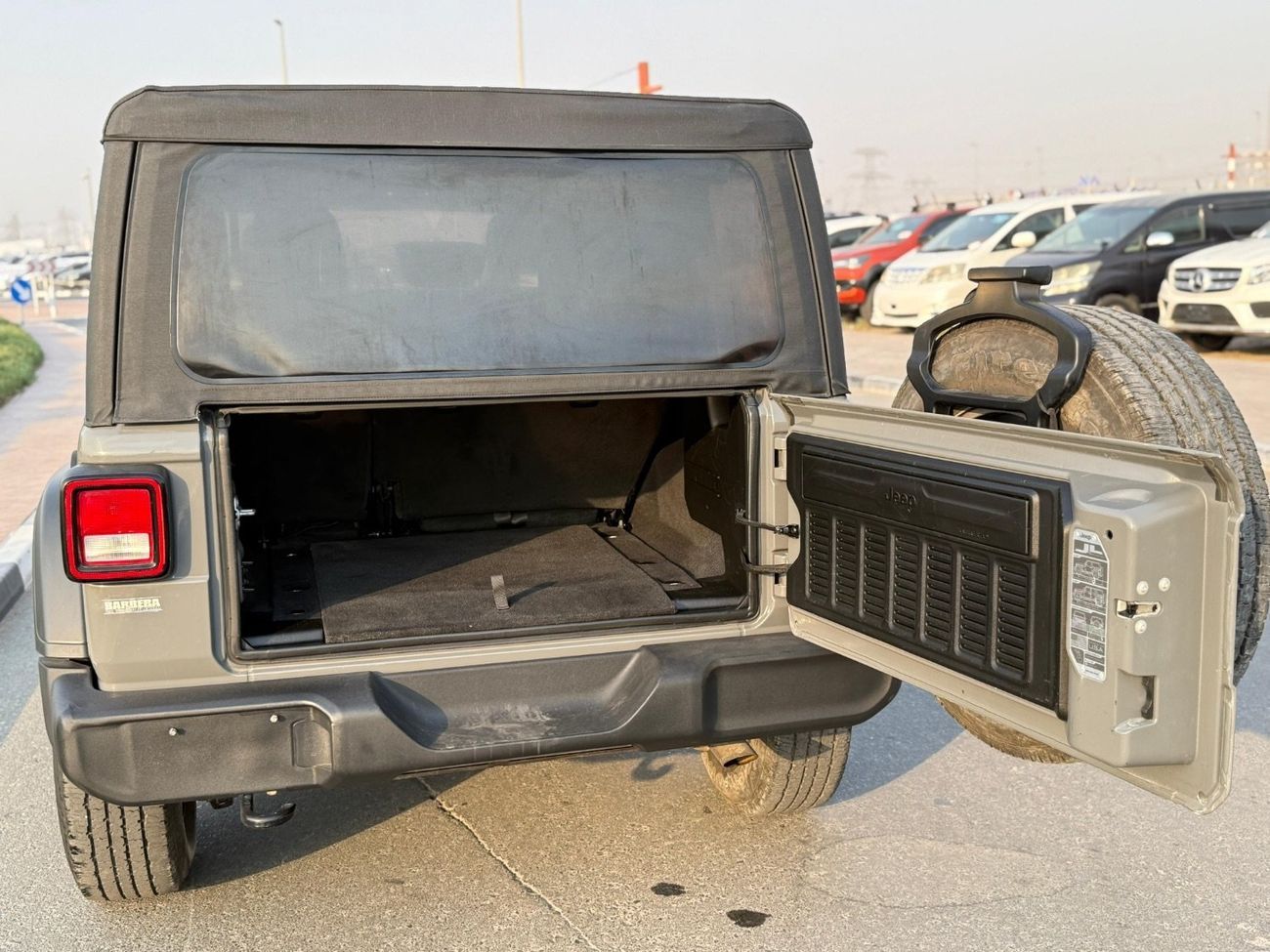 Jeep Wrangler Unlimited Sport 3.6L A/T