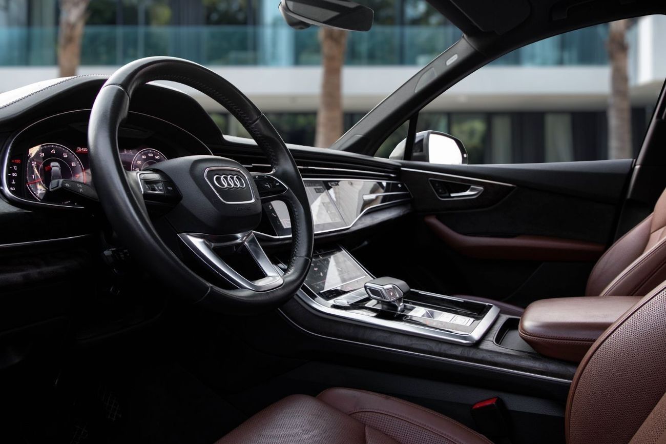 أودي Q7 S-Line | 3,329 P.M  | 0% Downpayment | Pristine Condition!