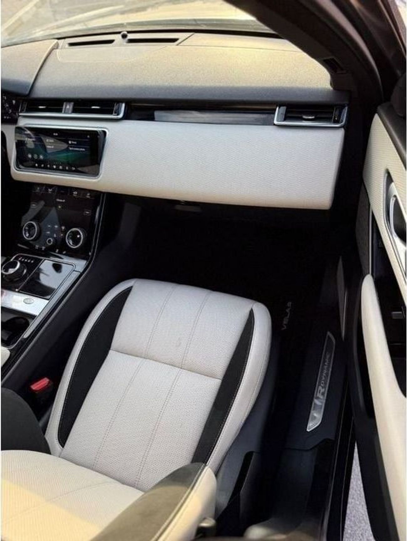 لاند روفر رينج روفر فيلار P250 R-Dynamic SE 2.0L Panoramic Full Option