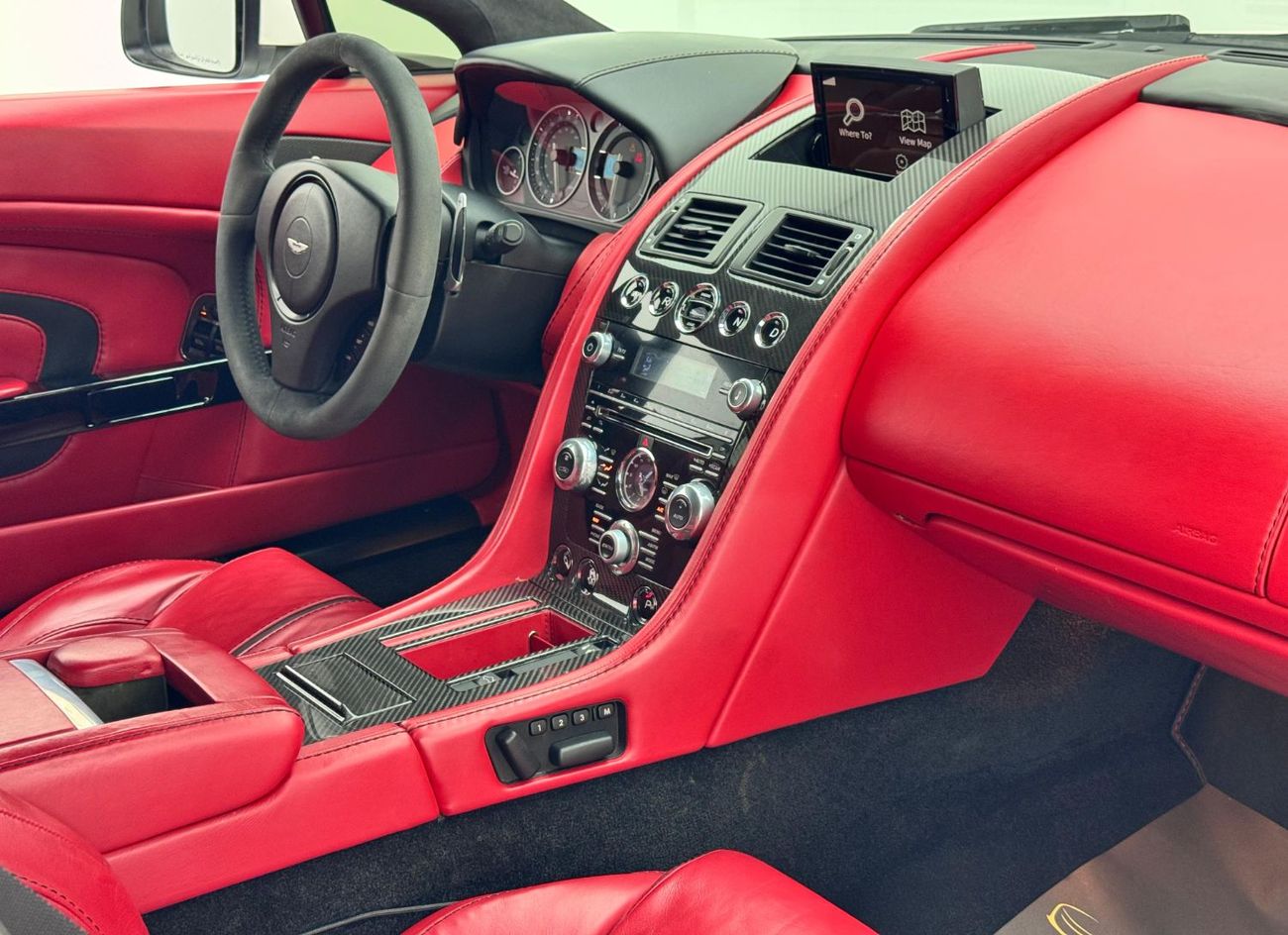 Aston Martin V12 Vantage 2014 Aston Martin V12 Vantage S, Full Aston Martin Service History, Carbon Fibre, Full PPF, GCC