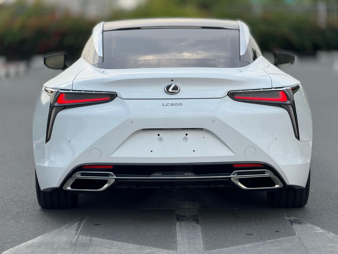 Lexus LC500 Carbon 5.0L ( CYL) CANADAIAN SPEC NEAT AND CLEAN LESS KILOMETER
