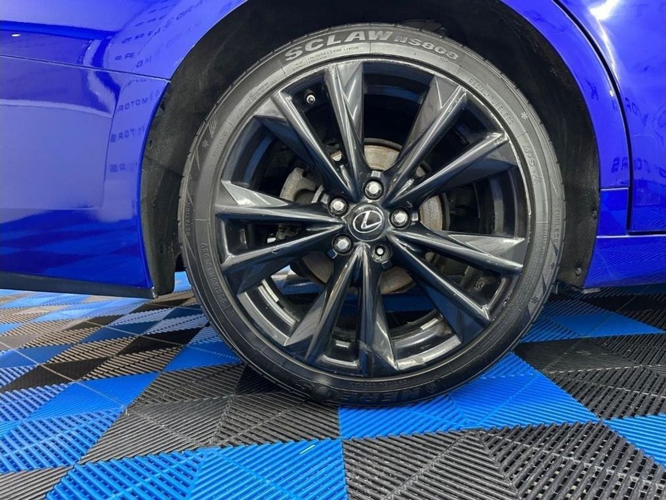 لكزس ES 350 F Sport 3.5L (302 HP)