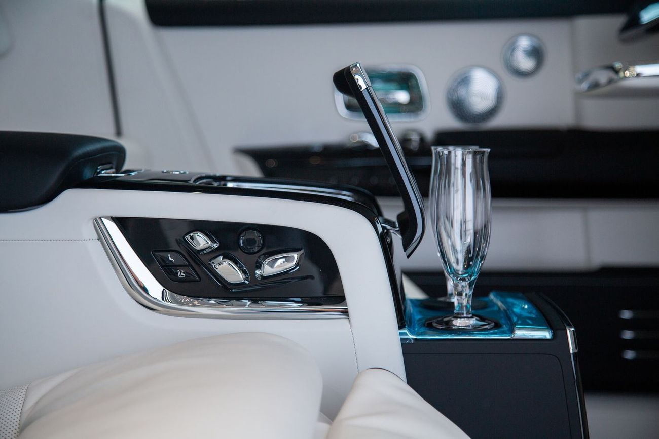 Rolls-Royce Phantom EWB 6.8L