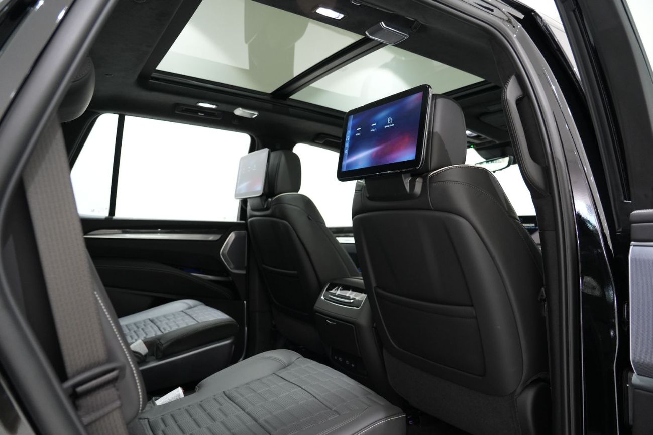 كاديلاك إسكالاد All-New 2025 Cadillac Escalade V-Series 6.2L Supercharged - GCC 5-Year Warranty Service Contract