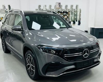 مرسيدس بنز EQB 300 4 MATIC .. Perfect Condition .. Top Range