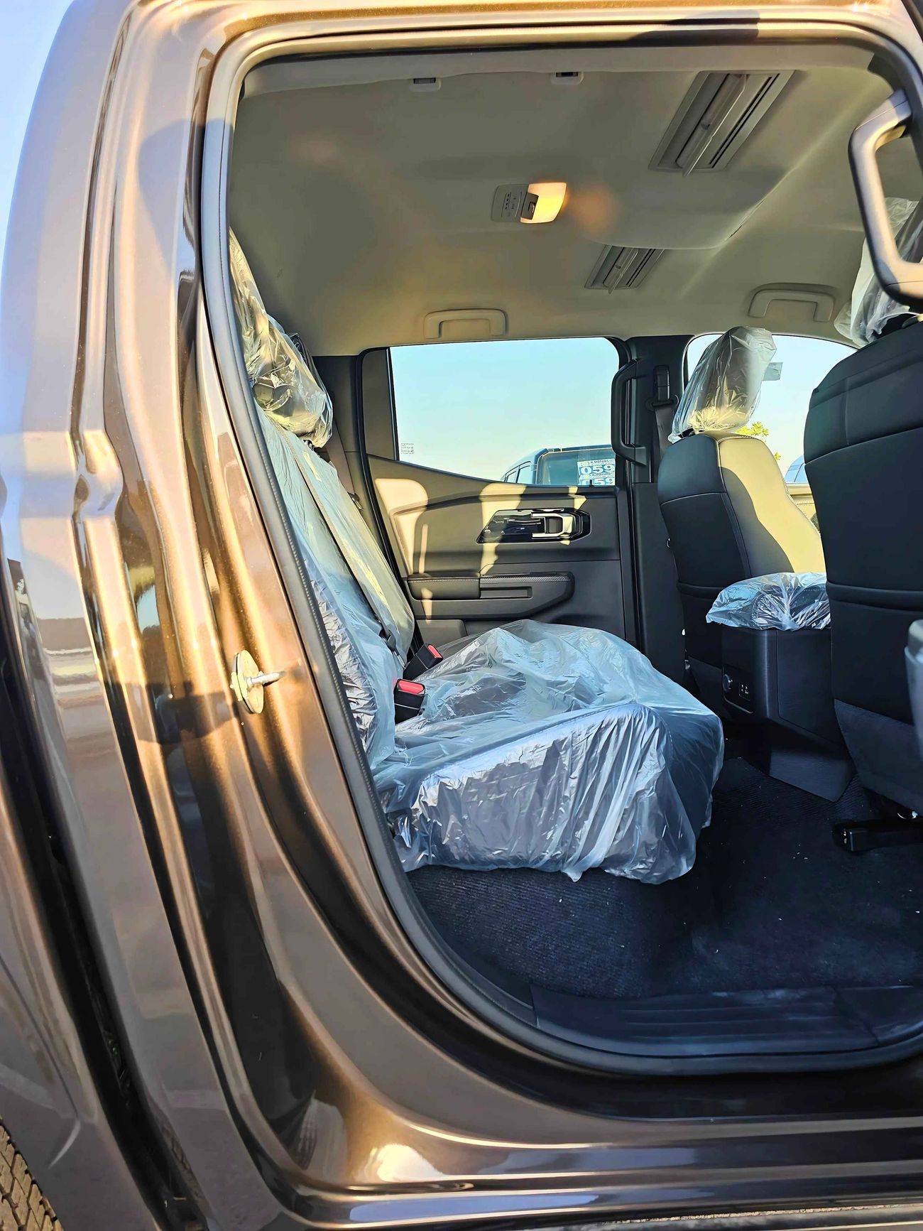 ميتسوبيشي L200 SPORTERO / 2.4L DSL/ A/T / FULL OPTION WITH BADGE/ 4WD (CODE # SPORTERO)