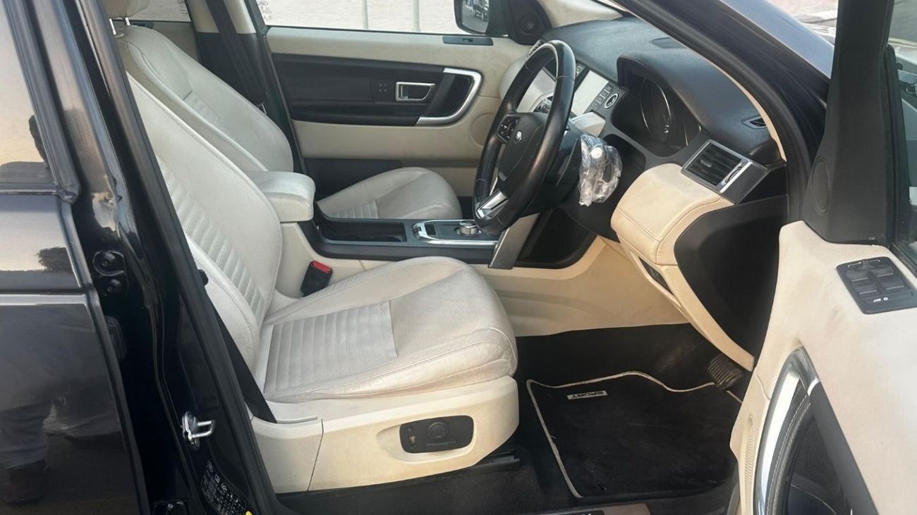 لاند روفر دسكفري Diesel 2.0 liter , Right Hand Drive