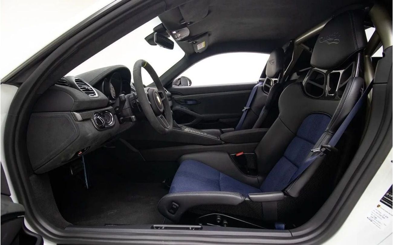 Porsche 718 Cayman GT4 RS - GCC Spec - With Warranty