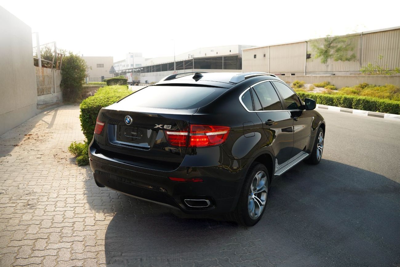 بي أم دبليو X6 50i Exclusive 4.4L
