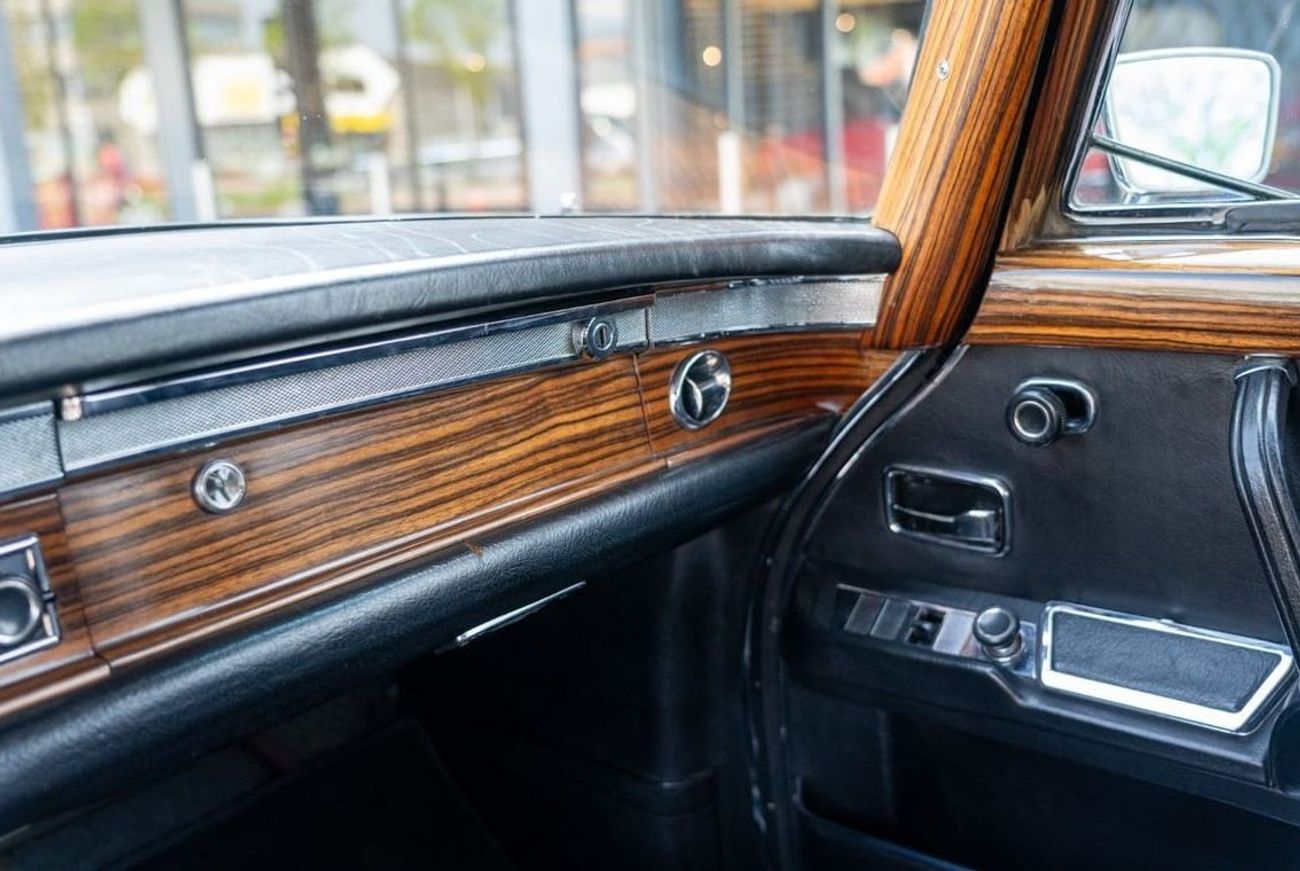 Mercedes-Benz 600 W100 SWB