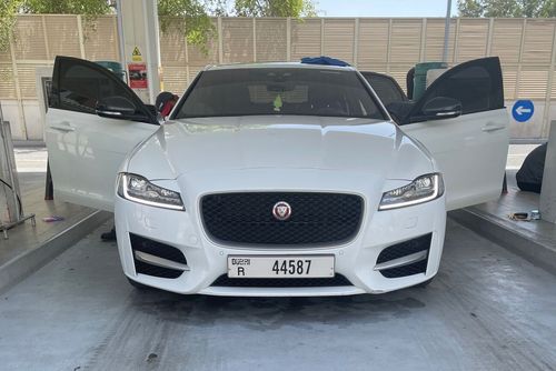 Jaguar XF R-Sport 2.0L Sedan