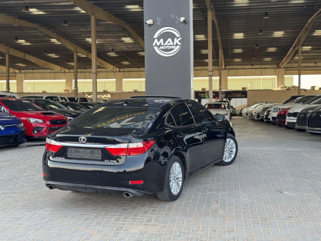 لكزس ES 350 Platinum 3.5L V6 / FULL OPTION / PARKING SENSORS / BLIND SPOTS / IN PERFECT CONDITION