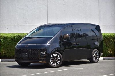 Hyundai Staria Premium CEO