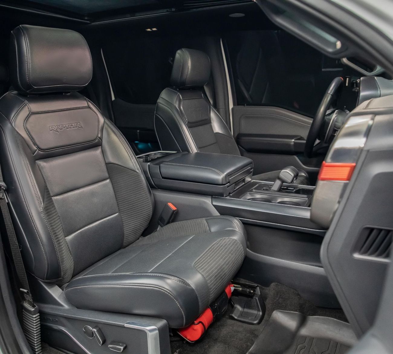 فورد F 150 Raptor 3.5L V6 5,290x60 • 0% DP • 2021 Ford F-150 Raptor Crew Luxury V6 450 BHP • Ford Warranty • GC