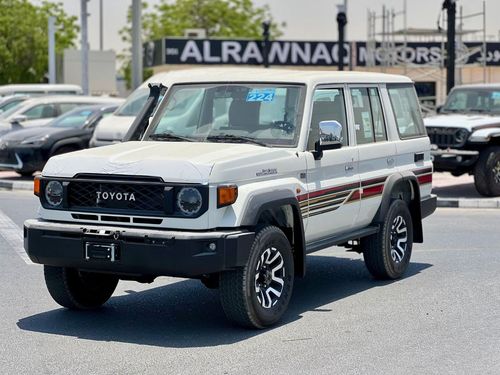 تويوتا لاند كروزر هارد توب 76 LX 4WD FULL OPTION