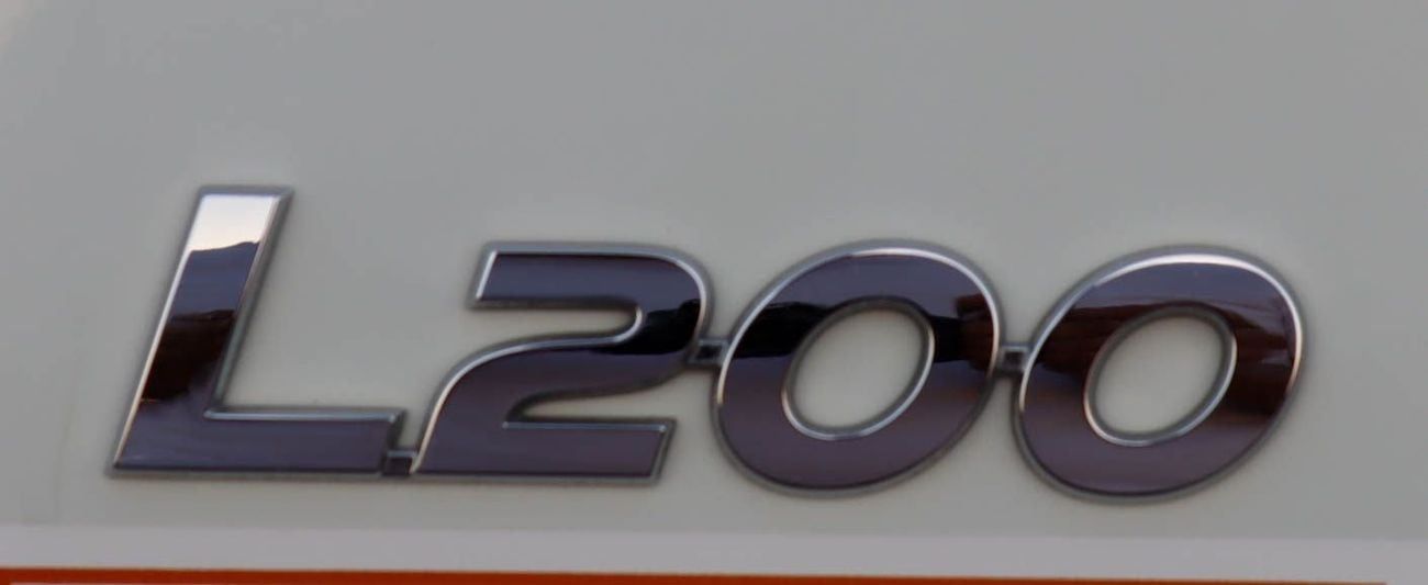 ميتسوبيشي L200 GL 2.5L Double Cab Utility 4WD Mitsubishi L200 2.4 L 4WD 2022 GCC accident-free in excellent conditi