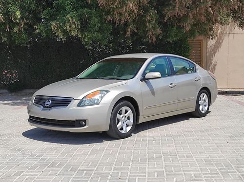 Nissan Altima Nissan Altima 2009 Gcc fast owner from agency clean car