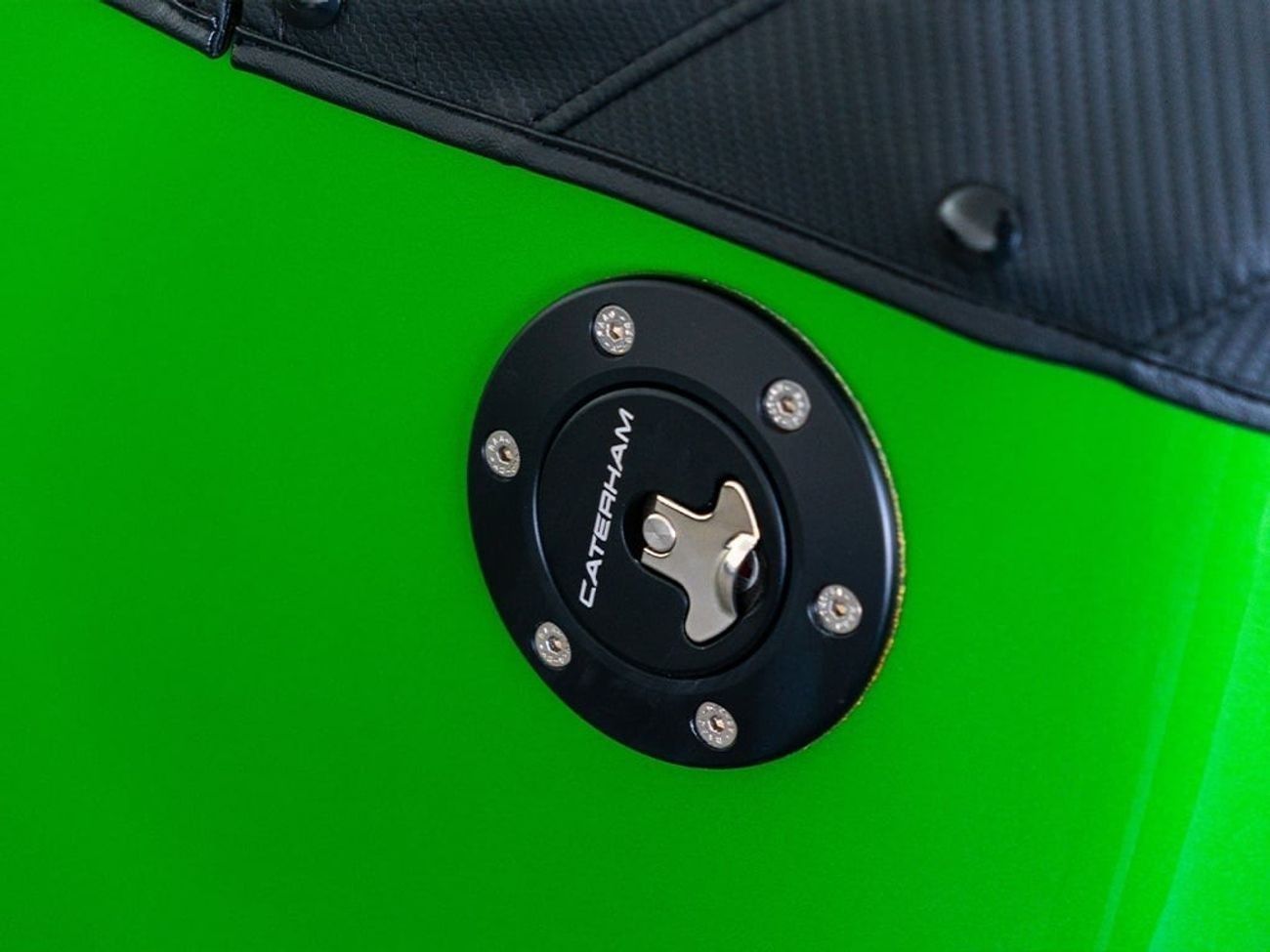 كاترهام سفن Caterham 340R / Special Order in Designo Magno Green / Bespoke High Option Order /  Caterham Warrant