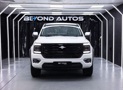 جاي ام سي جراند أفينيو Beyond Edition 2.3 DV 4X4 - White Pearl inside Black & White | Diesel (2024)