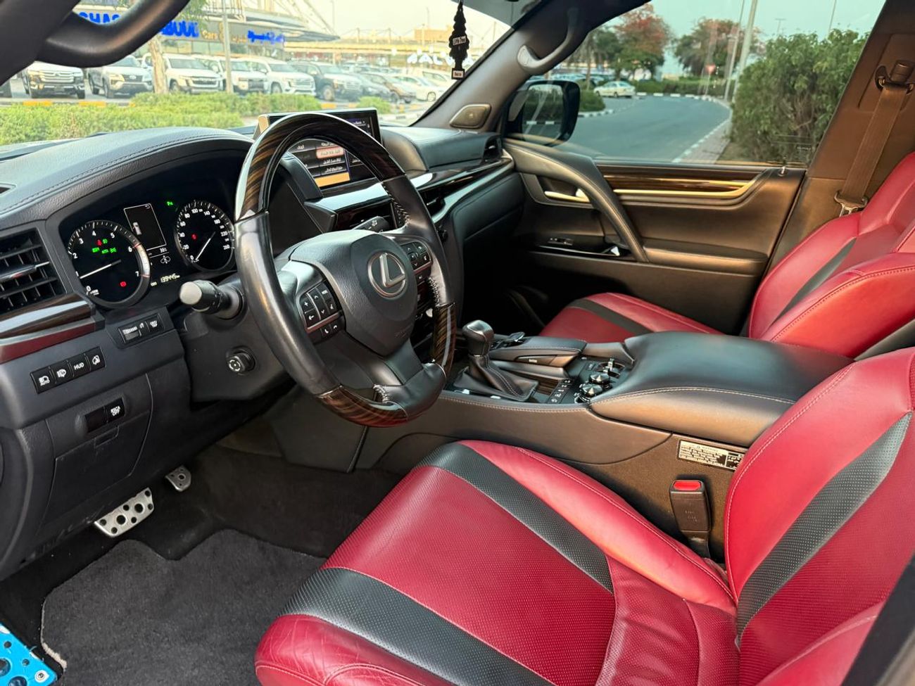 لكزس LX 570 Sport Titanium Plus 5.7L