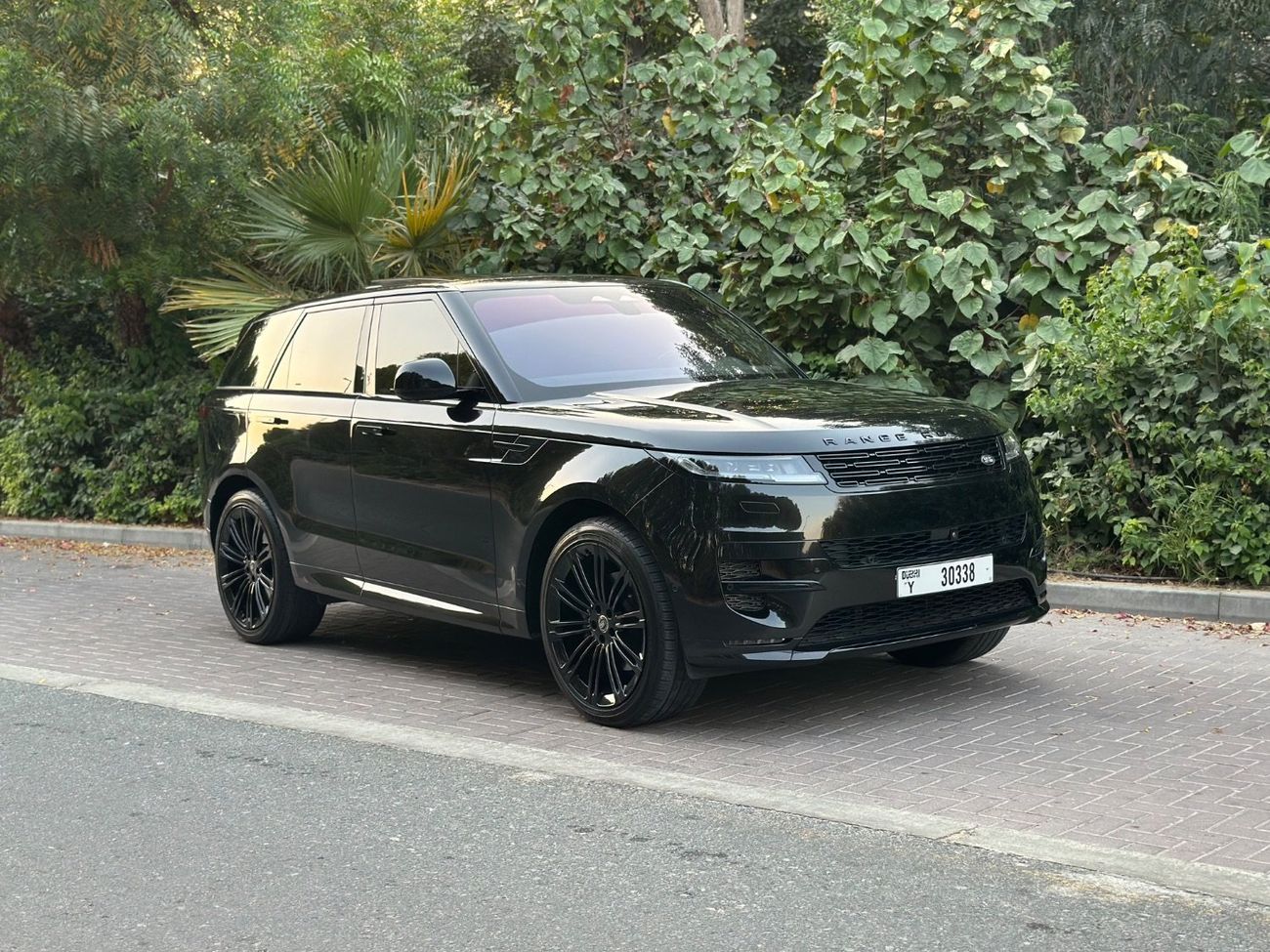 لاند روفر رينج روفر سبورت Dynamic HSE D350 3.0L | V6 350 HP | Luxury, Power & Prestige Combined | Perfect Condition