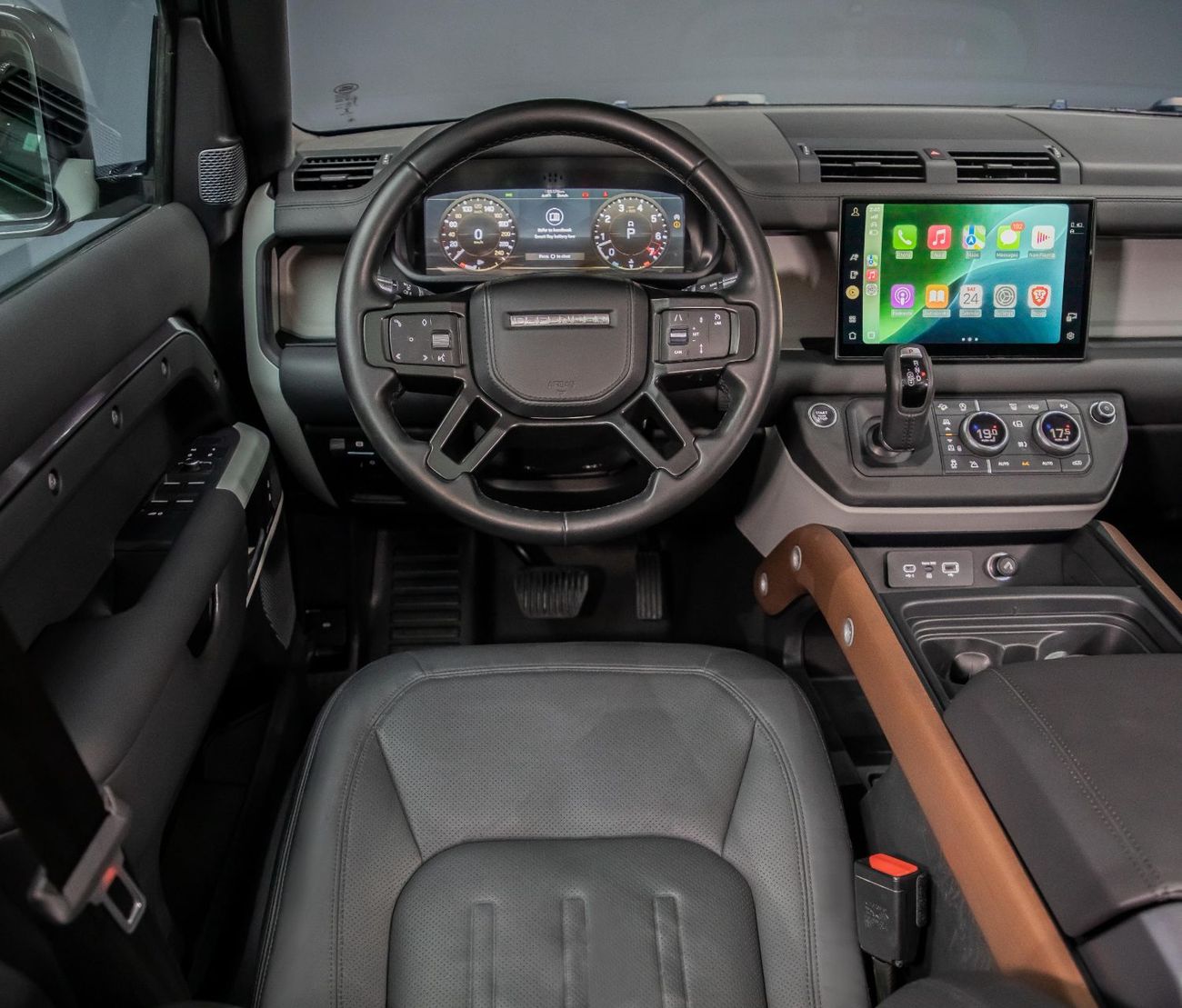 لاند روفر ديفندر P400 110 HSE 3.0L (5 Seater) 5,695x60 • 0% DP • 2022 Land Rover Defender 110 P400 HSE • Land Rover W