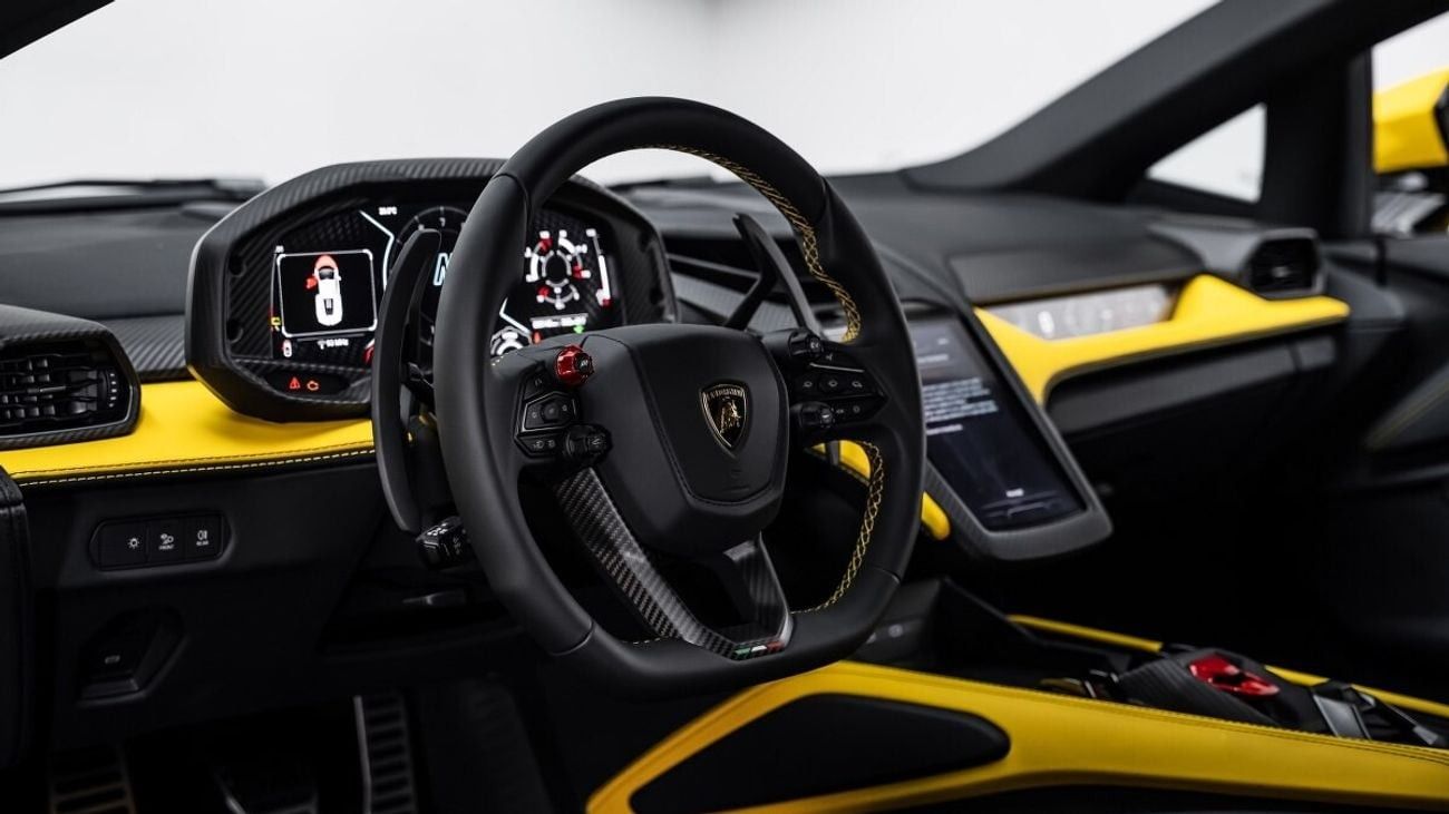 Lamborghini Revuelto 2024 - GCC - Under Warranty