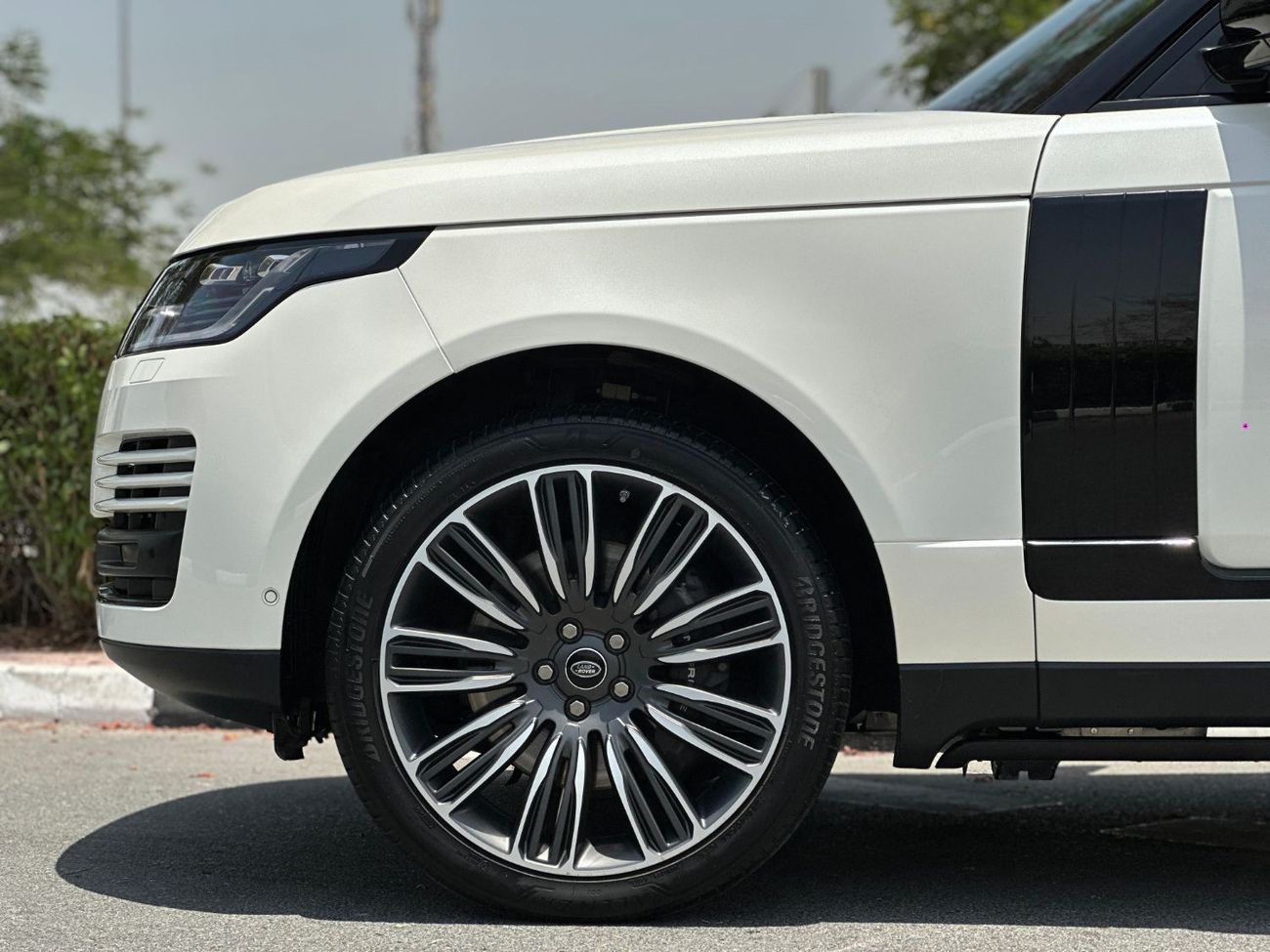 لاند روفر رينج روفر Range Rover Vouge UAE Edition Autobiography / 2021 / GCC / P 400 / Perfect Condition / 3,465 AED Mon