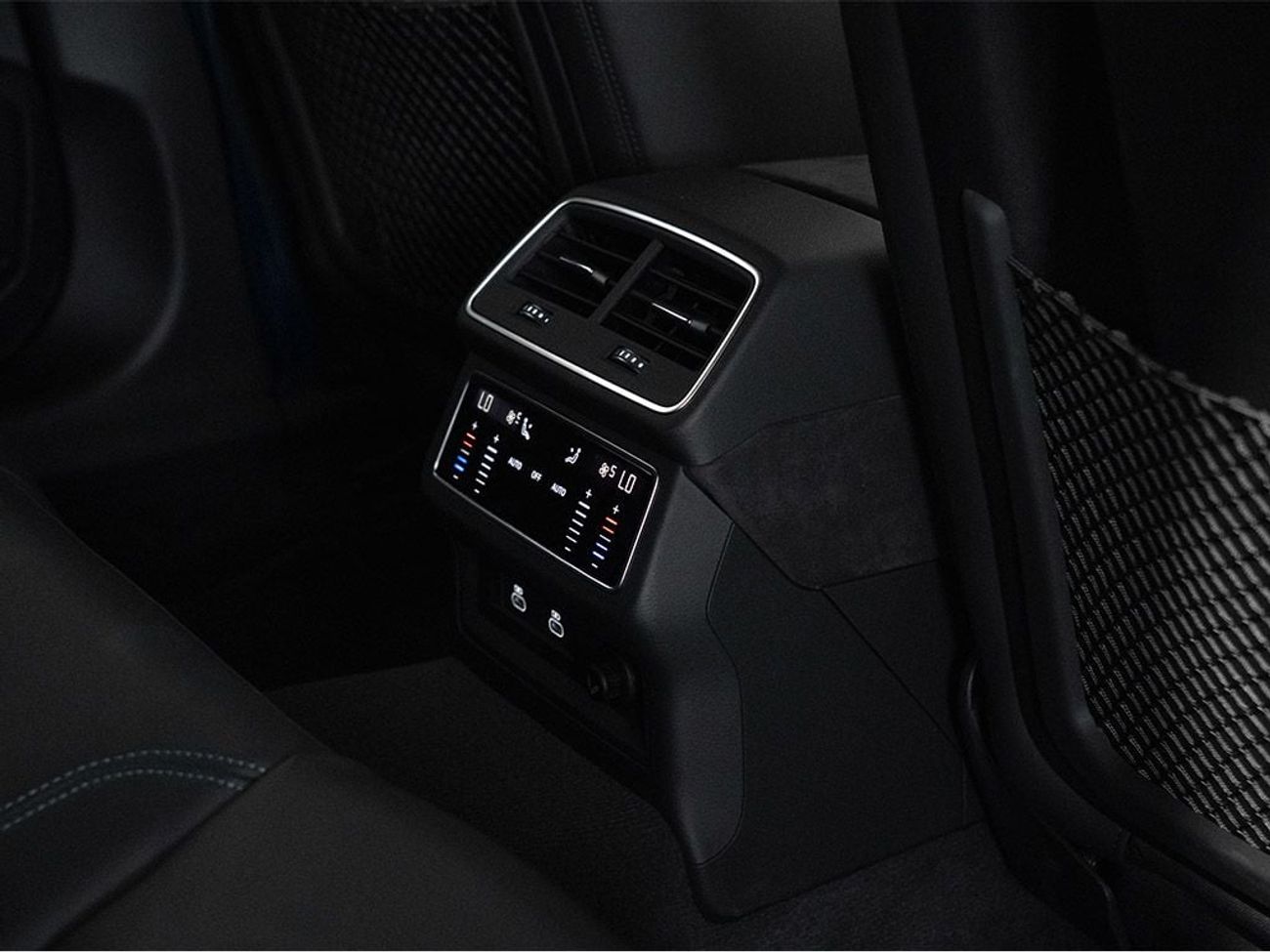 أودي RS7 Performance Carbon Package / Audi Warranty & Service Contract  *Viewing by Appointment only