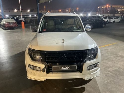 ميتسوبيشي باجيرو GLS Highline | شامل الضمان | 0 ﺪﻔﻋﺓ ﺃﻮﻟﻯ