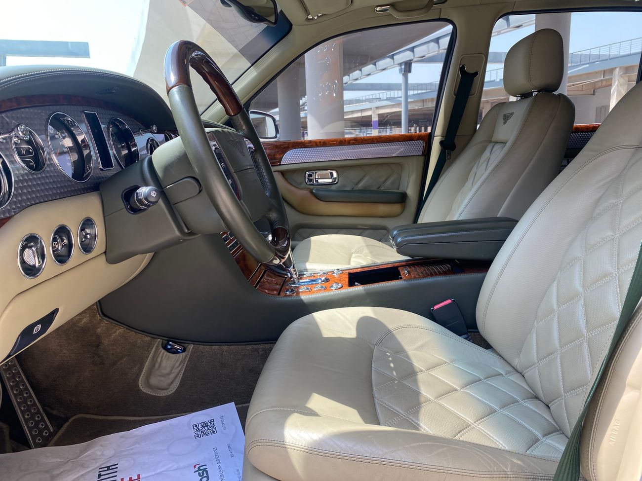 Bentley Arnage Mulliner Spec with only 11.000 km unique colour combo
