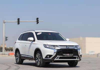 ميتسوبيشي آوتلاندر GLS 2.4L mitsubishi outlander 2.4 L 2022 GCC accident-free in excellent condition 1345 P.M