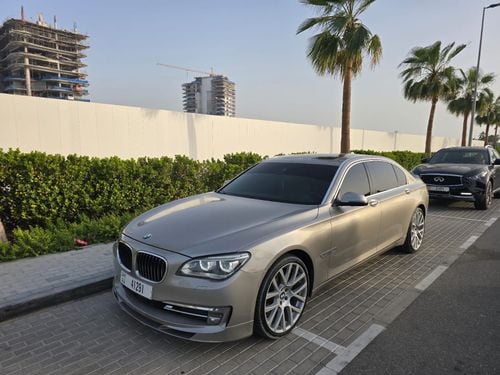 بي أم دبليو 730Li Exclusive 3.0L