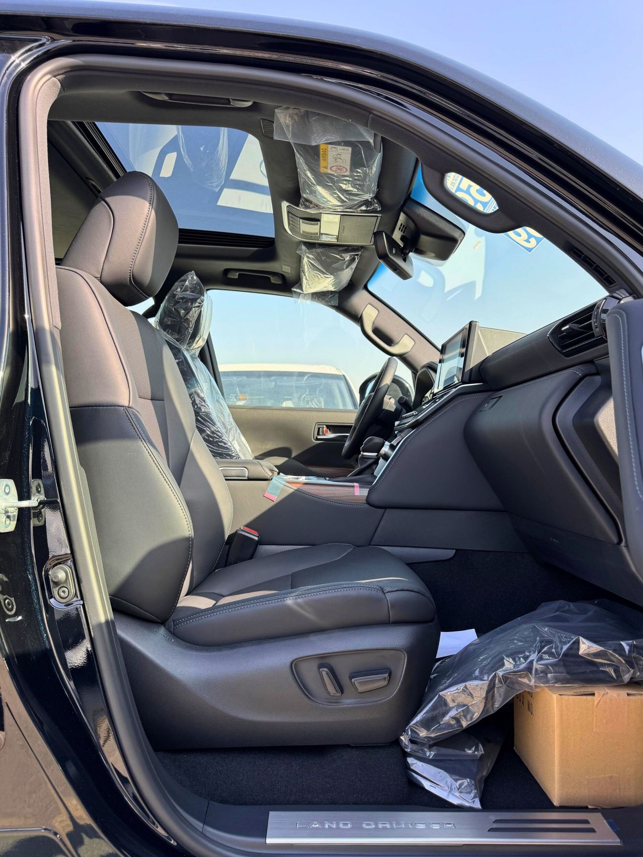 تويوتا لاند كروزر GXR / 4.0L PETROL / PWR SEATS & VENTILATION / SPEEDOMETR / SUNROOF / HIGH OPTION / CODE# GXR41H