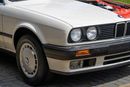 بي أم دبليو 325 E30