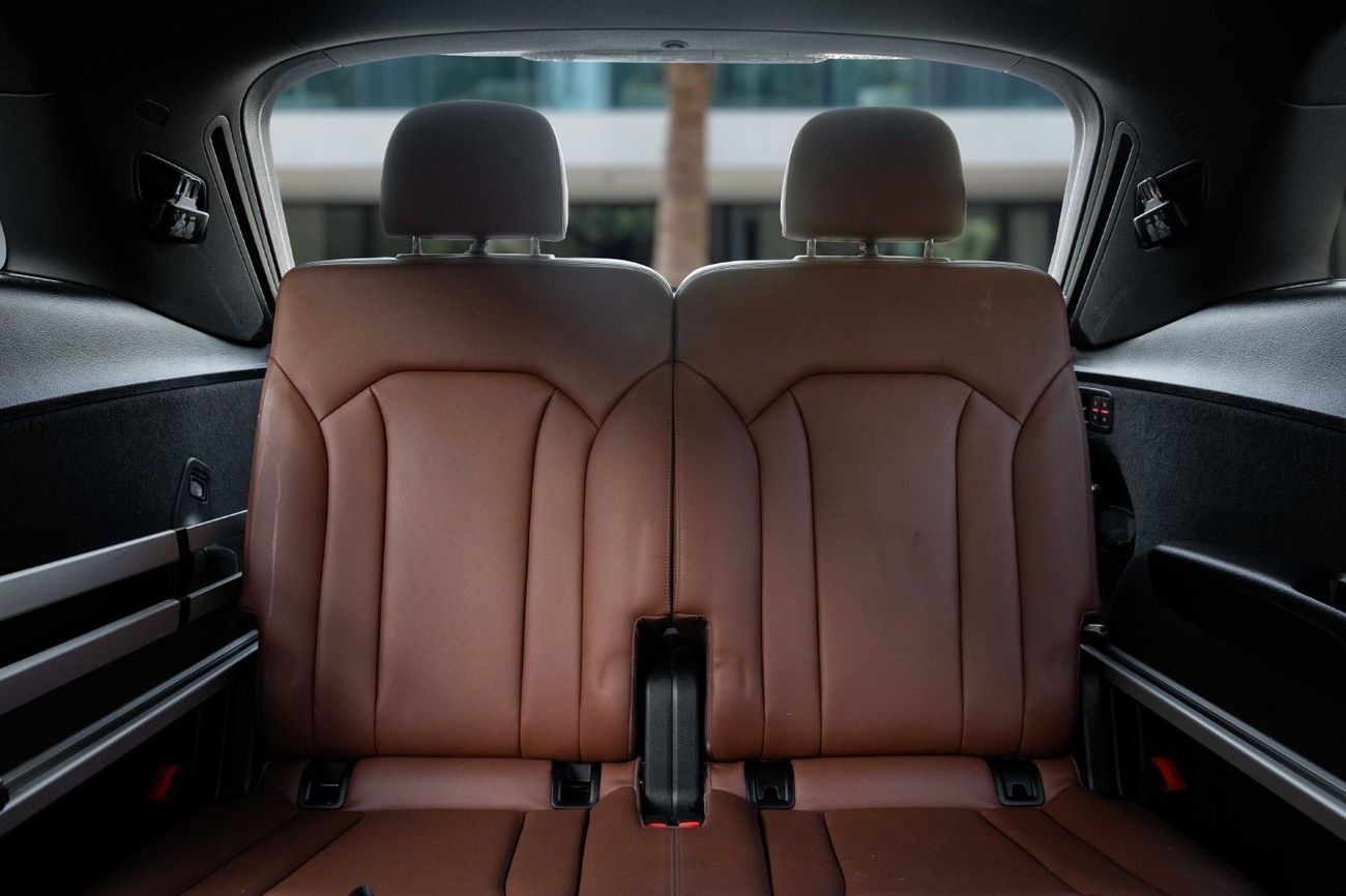 أودي Q7 S-Line | 3,329 P.M  | 0% Downpayment | Pristine Condition!