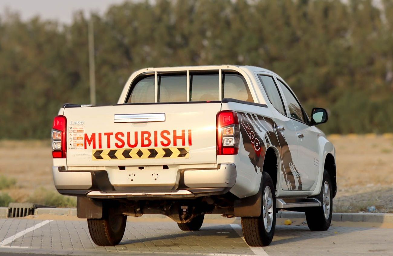 ميتسوبيشي L200 GL 2.5L Double Cab Utility 4WD Mitsubishi L200 2.4 L 4WD 2022 GCC accident-free in excellent conditi