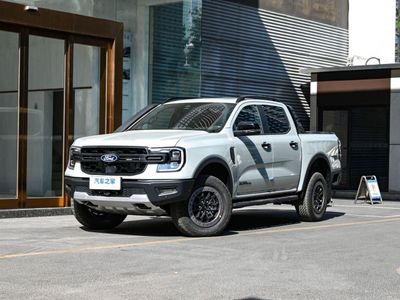 فورد رانجر Wildtrak 4x4 Petrol 255HP - Sand Special Edition