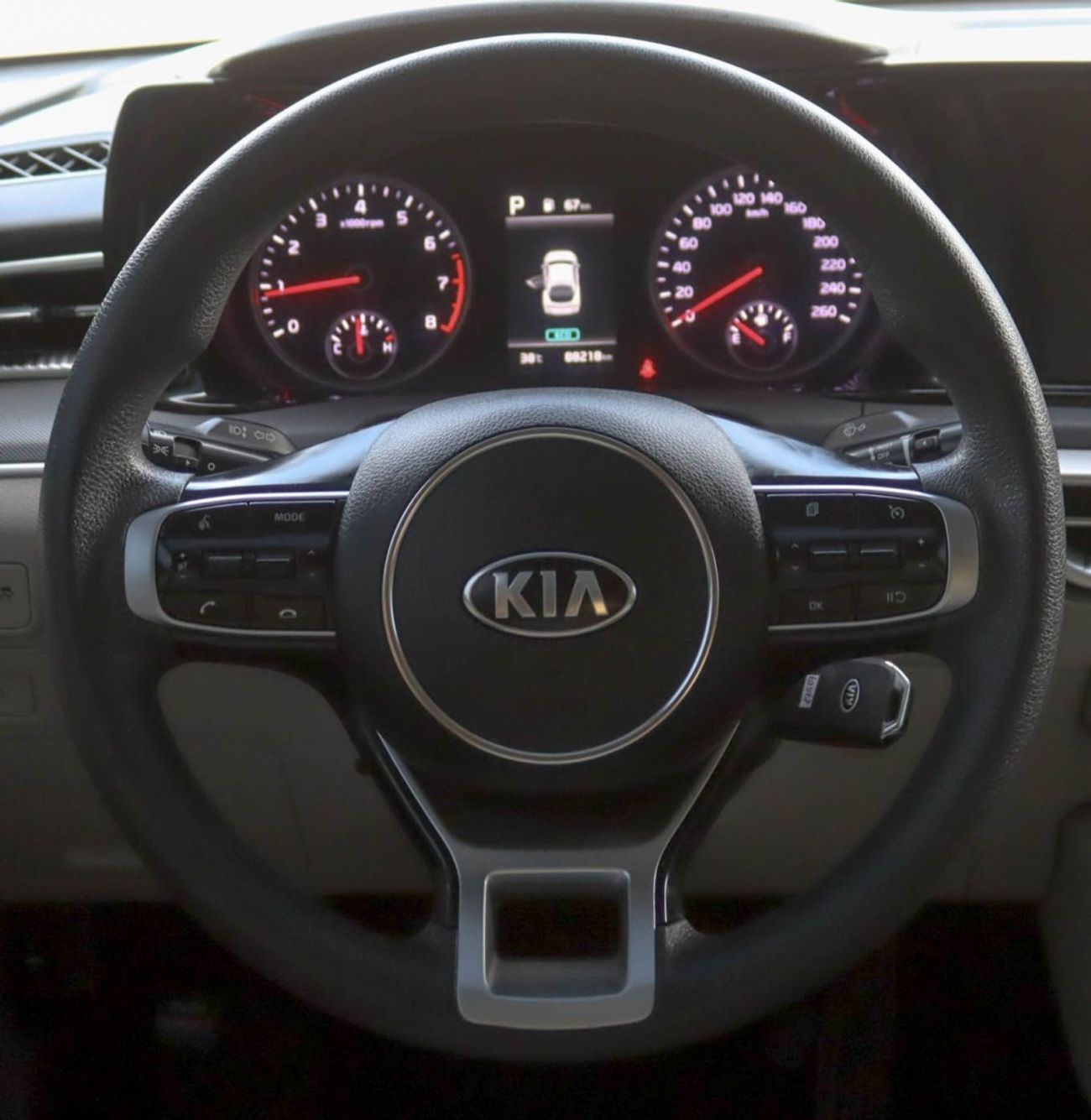 كيا K5 2.5L GDI STD Kia K5 2.5 L, 2021 GCC accident-free, in excellent condition 940 P.M