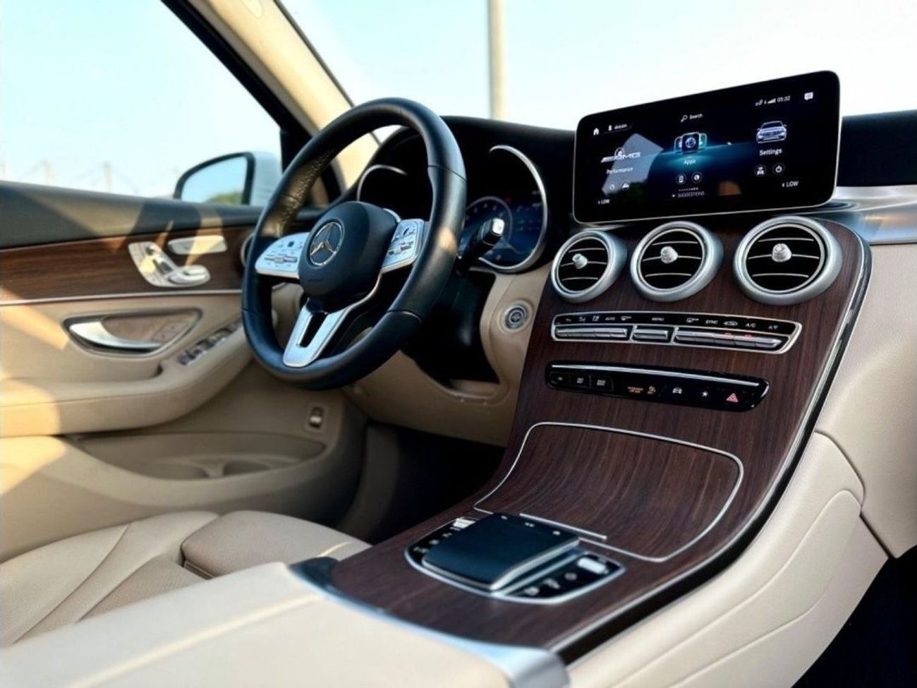 مرسيدس بنز GLC 300 بريميوم